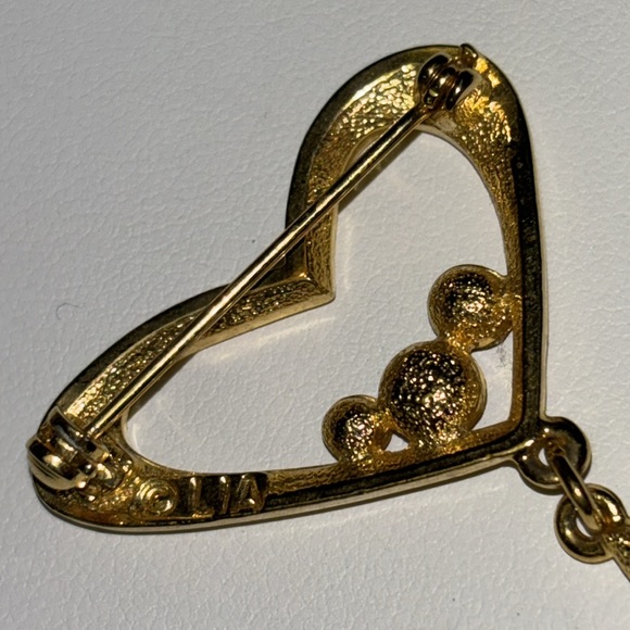 Lia Heart Pin - Picture 5 of 7